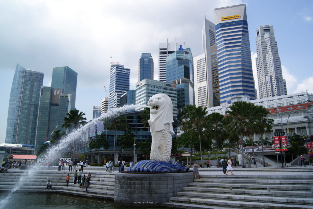 Merlion and Singapore skyline
